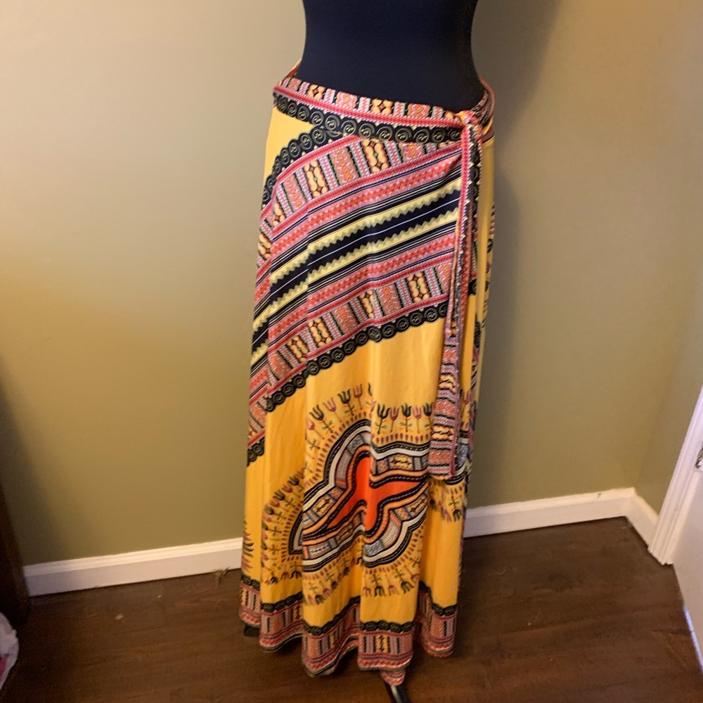 Gorgeous vintage polyester wrap skirt